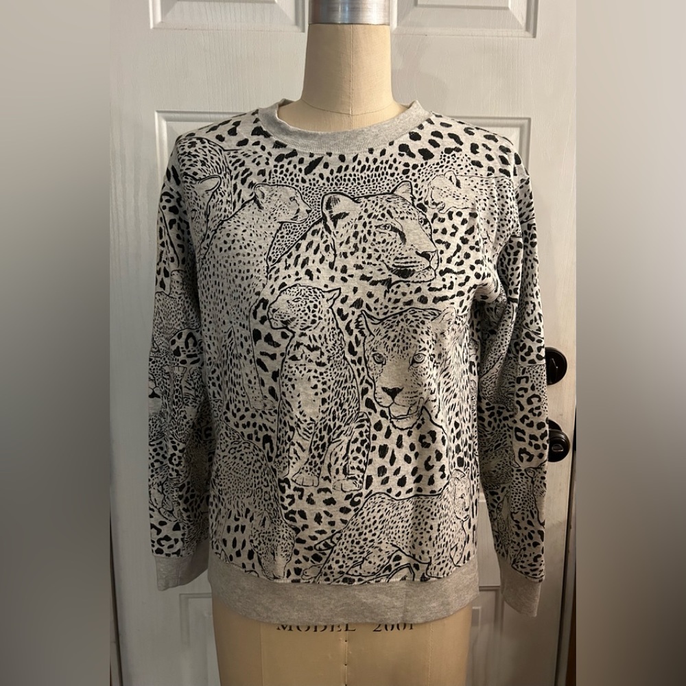 Forever 21 women’s leopard sweatshirt